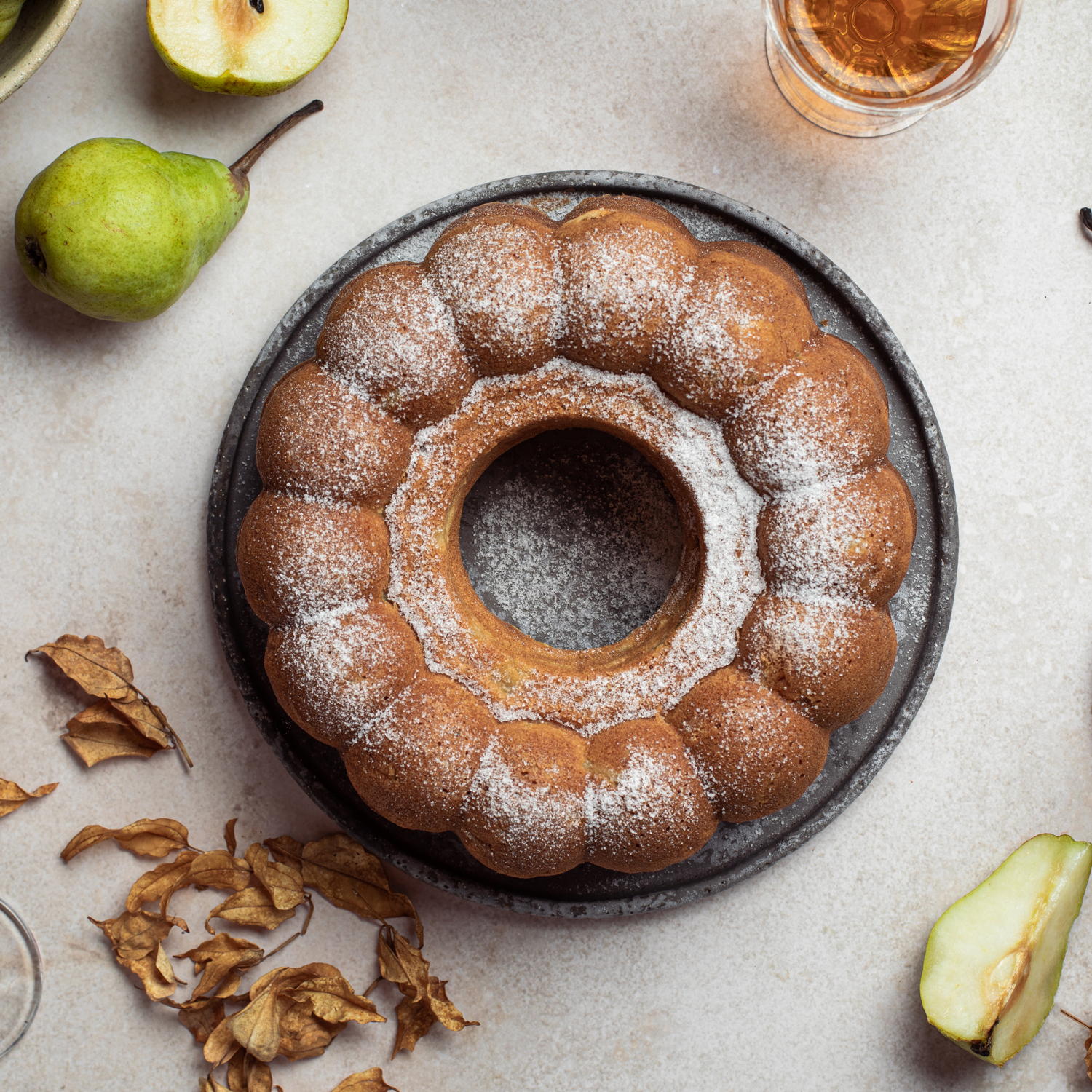 Torta alle pere Madernassa con nocciole